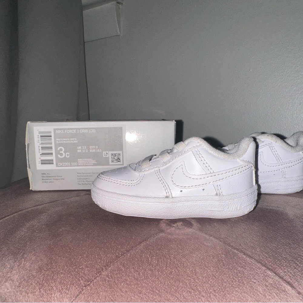 Nike White Air Force 1 Sneakers Classic Design Crib